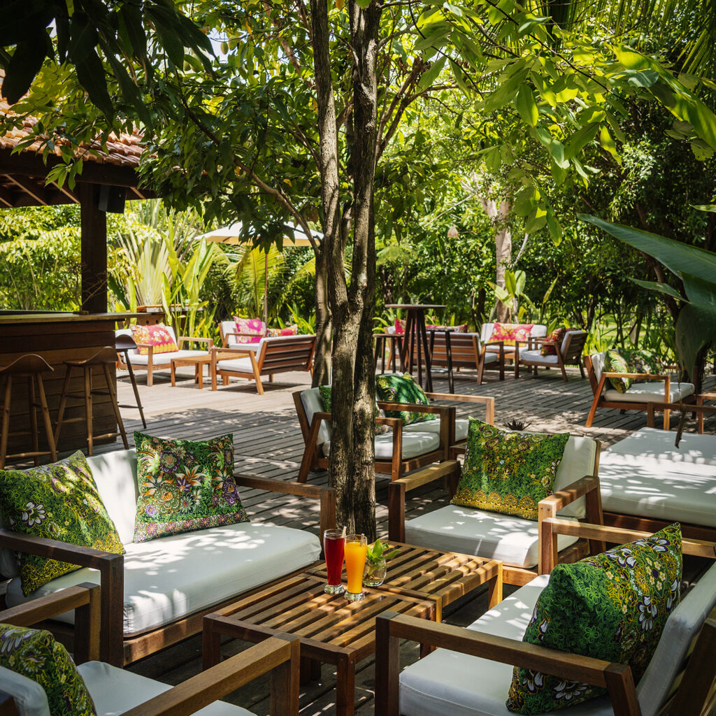 Poolbar-Lounge 2