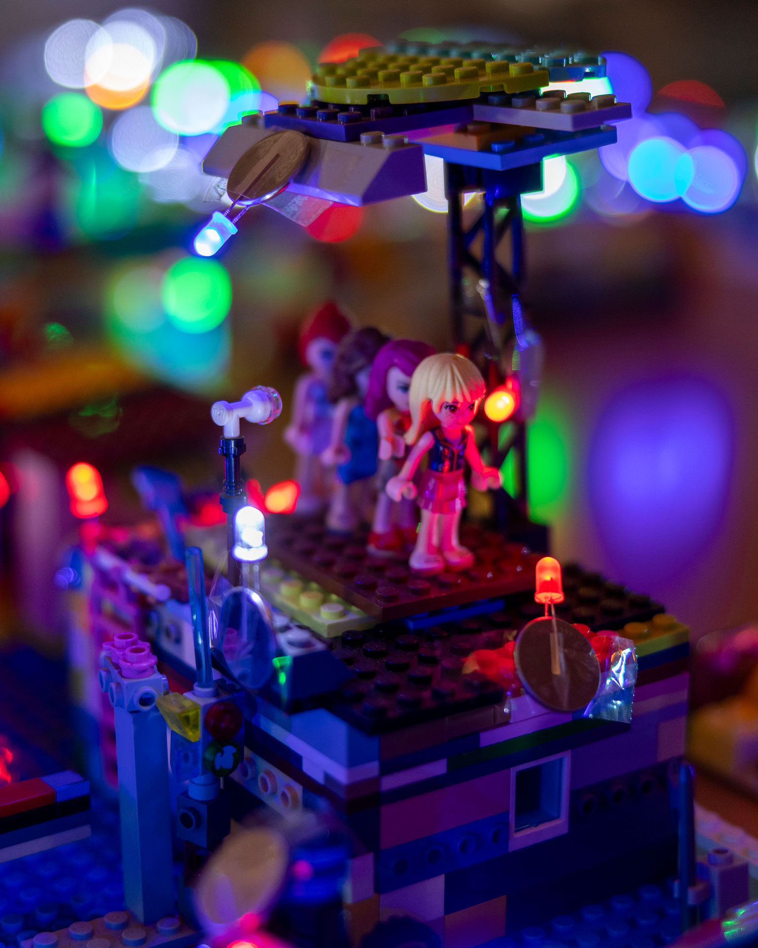 Lego-Story_E-Lakeside_School-Smiling_Gecko-Cambodia